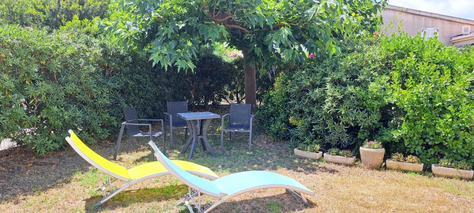 Mini Villa Jardin 50 M Plage Borgo  Exteriör bild